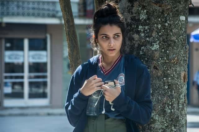 Pérola (Rayssa Bratillieri) já se sentindo doente em cena de Malhação (Foto: Globo/Raquel Cunha)