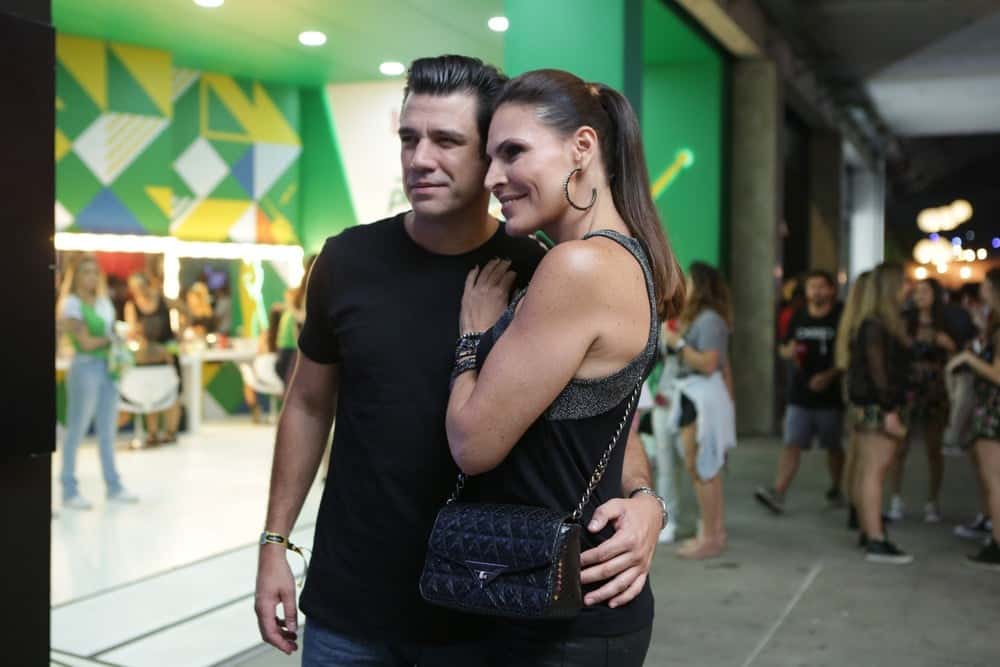 Laura Muller e o namorado no Lollapalooza 2018 (Foto: Isabella Pinheiro/Gshow)