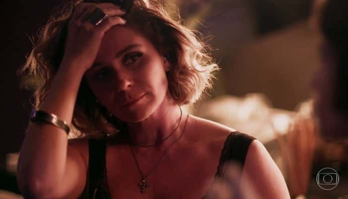 Luzia (Giovanna Antonelli) em cena de Segundo Sol (Foto: Reprodução/Globo)