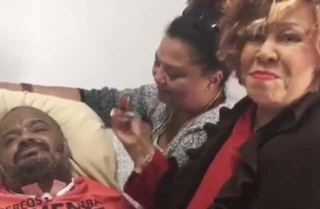 Alcione visita Arlindo Cruz (Foto: Reprodução)