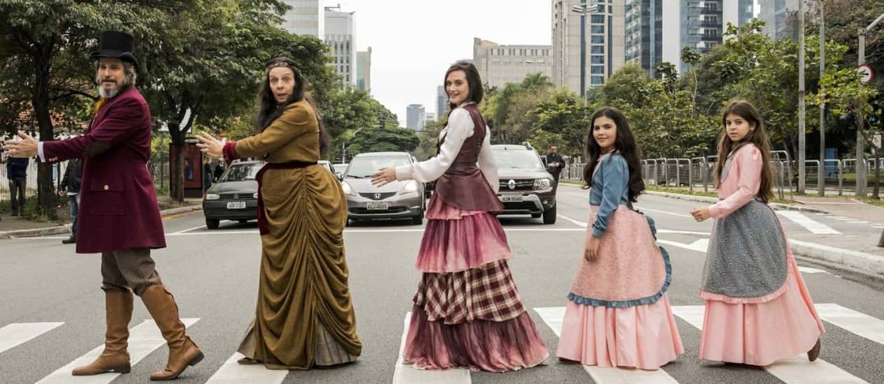 Parte do elenco da novela O Tempo Não Para (Foto: Reprodução)