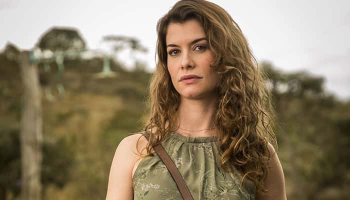 Alinne Moraes como a vilã Isabel em Espelho da Vida (Foto: João Miguel Junior/Globo)