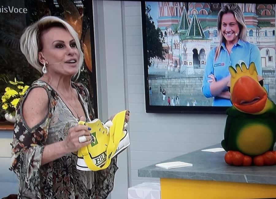 Ana Maria Braga brinca com Fernanda Gentil ao vivo. (Foto: Reprodução/TV Globo)