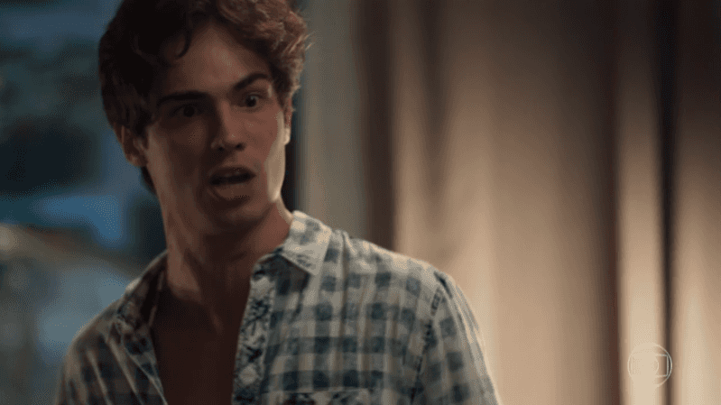 Valentim (Danilo Mesquita) é enganado em Segundo Sol (Foto: Reprodução/Globo)