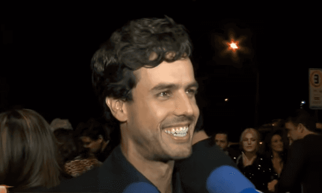 Xandinho roubou a cena em entrevista. (Foto: Reprodução)