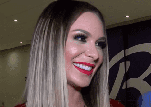 Fernanda Lacerda, a Mendigata do Pânico revela se estará em A Fazenda. (Foto: Reprodução)