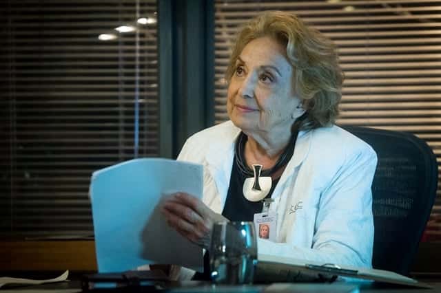 Petra (Eva Wilma) em O Tempo Não Para (Foto: Globo/Raquel Cunha)