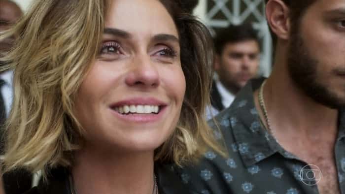 Luzia (Giovanna Antonelli) em cena de Segundo Sol (Foto: Reprodução/Globo)