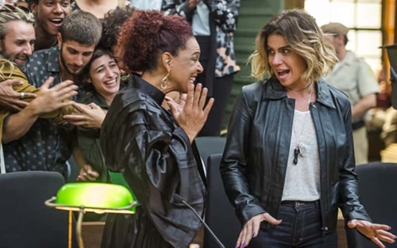 Luzia comemora sua absorvição em Segundo Sol (Foto: Reprodução)