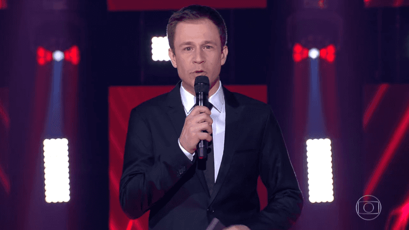 Tiago Leifert comanda o The Voice Brasil na Globo (Foto: Reprodução/Globo)