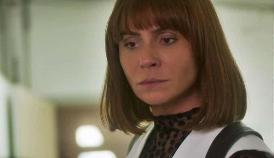 Luzia fica em choque ao saber que o filho está vivo em Segundo Sol (Foto: Reprodução)