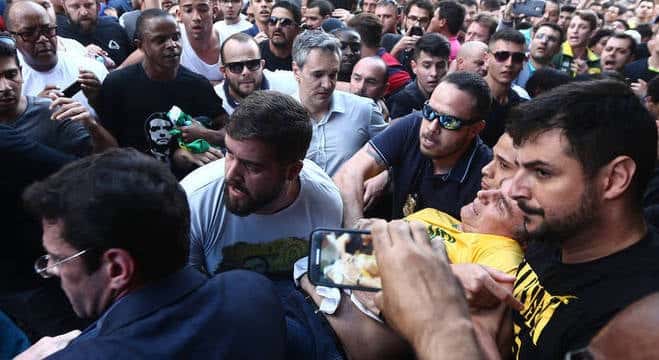 Jair Bolsonaro levou facada durante ato de campanha em Juiz de Fora - MG (Foto: Reprodução)