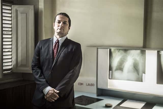 Marcelo Serrado (Roberto) na 2ª temporada de Sob Pressão (Foto: Globo/Mauricio Fidalgo)
