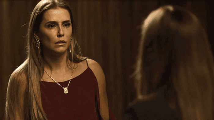 Karola (Deborah Secco) em cena de Segundo Sol (Foto: Divulgação/Globo)