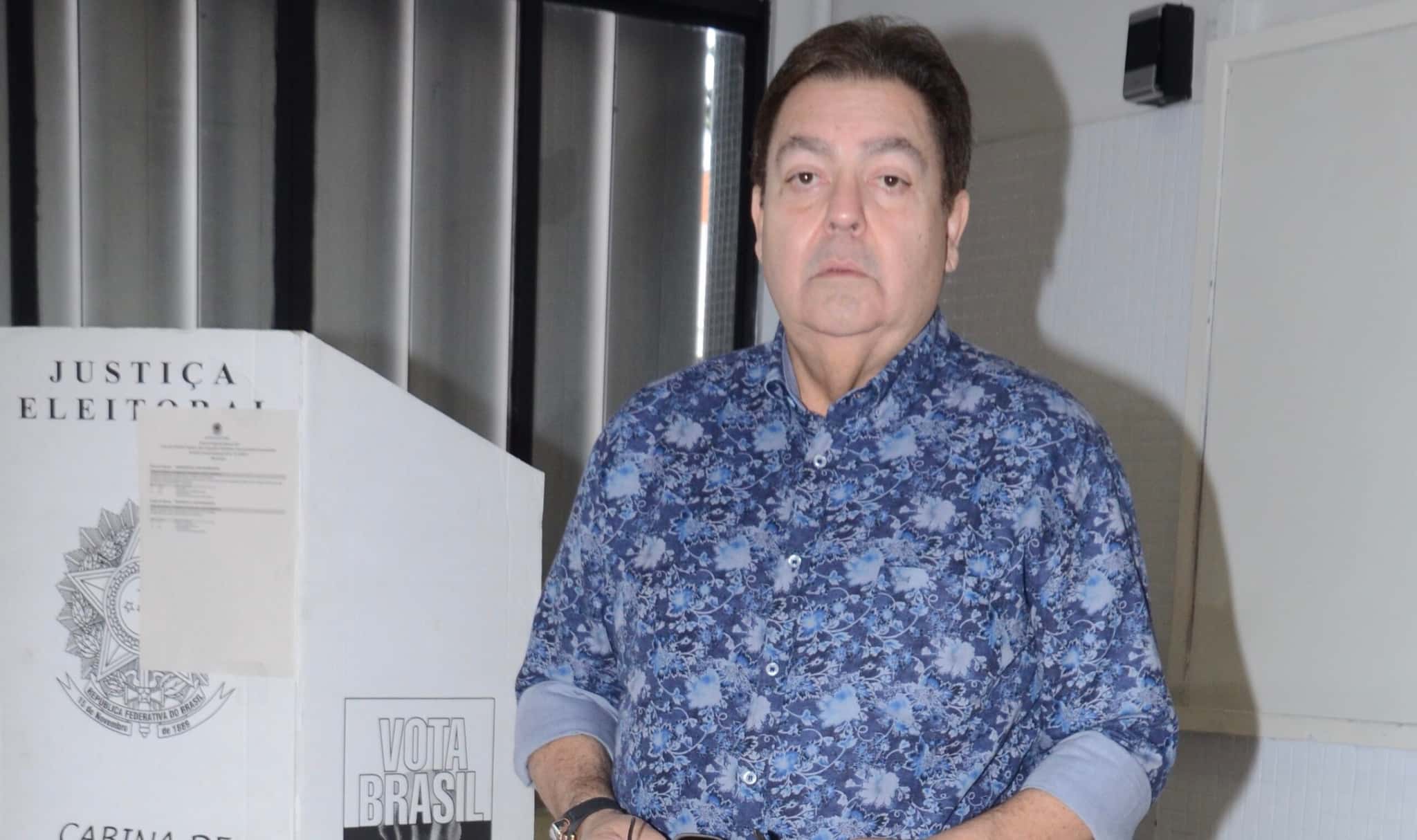 Faustão votou em São Paulo (Foto: Eduardo Martins / AGNEWS)