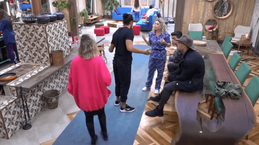 Catia Paganote e João Zoli discutem após formação de roça (Foto: Reprodução)