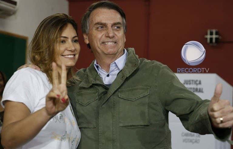 http://tvfoco.uai.com.br/wp-content/uploads/2015/05/Daniela-Mercury.jpg