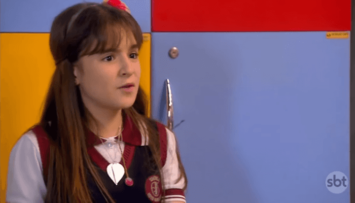 Sophia Valverde (Poliana) em cena de As Aventuras de Poliana (Foto: Reprodução/SBT)