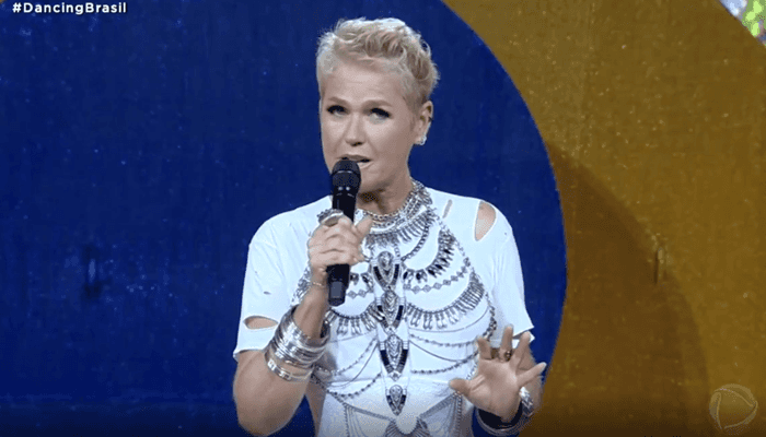 Xuxa no comando do Dancing Brasil (Foto: Reprodução/Record)
