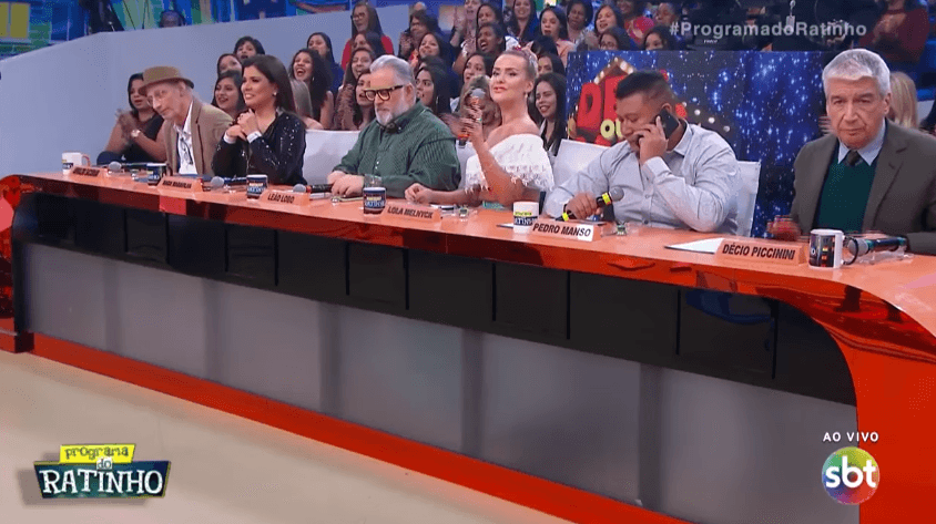 Time de jurados do quadro Dez ou Mil, do programa do Ratinho. (Foto: Reprodução)