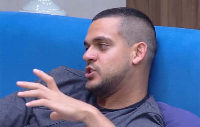 Caique Aguiar falou sobre a expulsão de Nadja Pessoa de A Fazenda (Foto: Reprodução/PlayPlus)