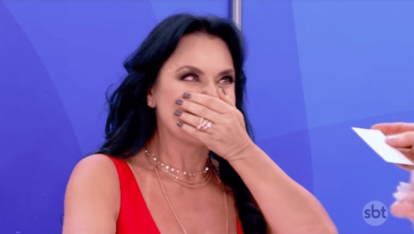 A apresentadora está de namorado novo. (Foto: Reprodução)