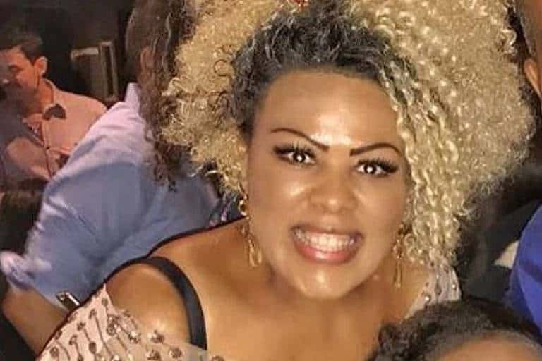 A cantora Desi Cipriano, do grupo Fat Family (Foto: Reprodução)