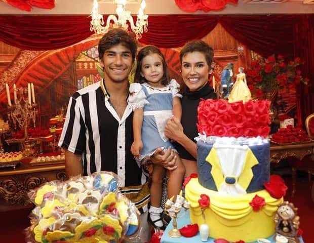 http://tvfoco.uai.com.br/wp-content/uploads/2015/05/Daniela-Mercury.jpg