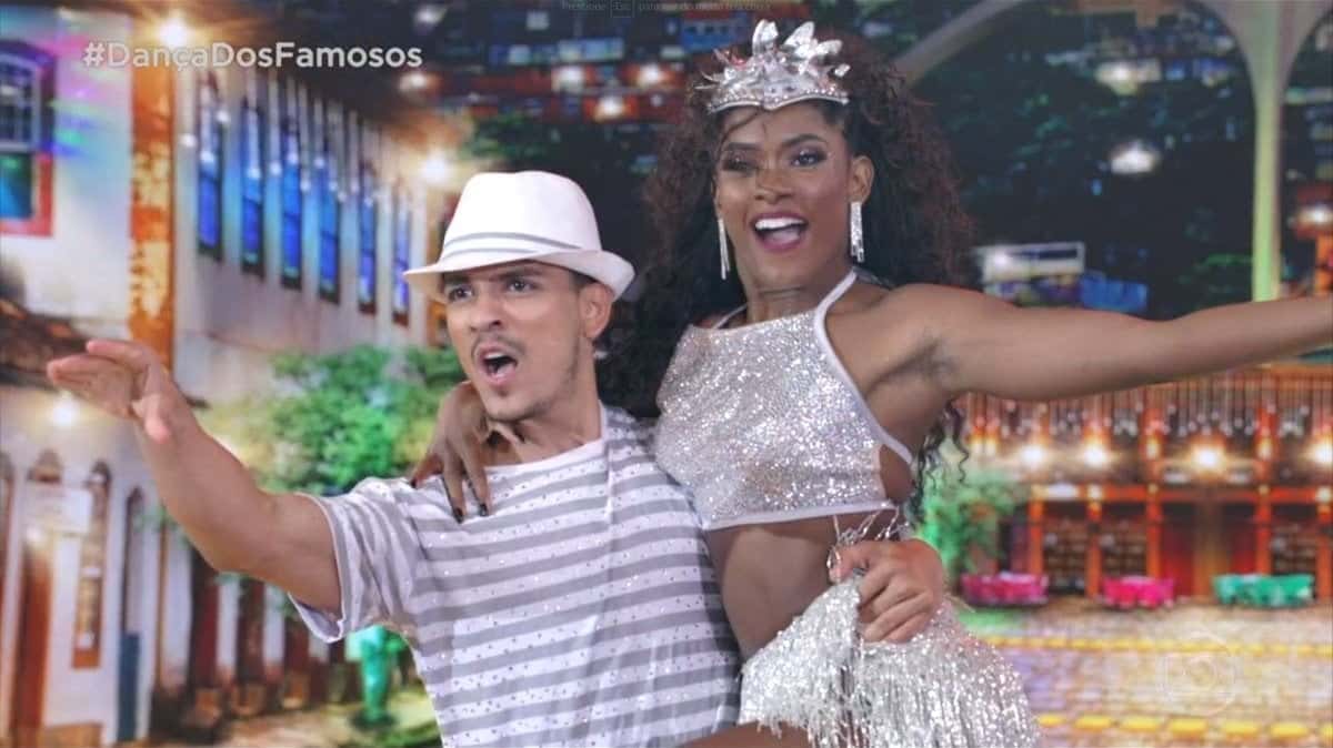 http://tvfoco.uai.com.br/wp-content/uploads/2015/05/Daniela-Mercury.jpg