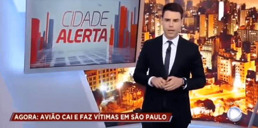 O Cidade Alerta é apresentado por Luiz Bacci (Foto: Reprodução)