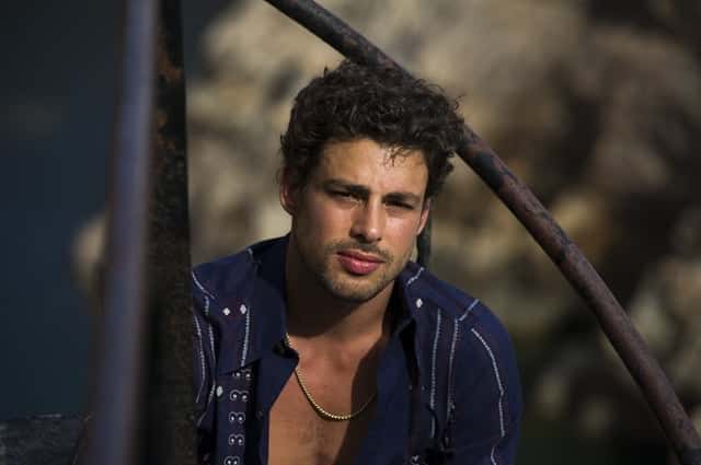 Cauã Reymond (Leandro) em Amores Roubados (Foto: Globo/ Estevam Avellar)