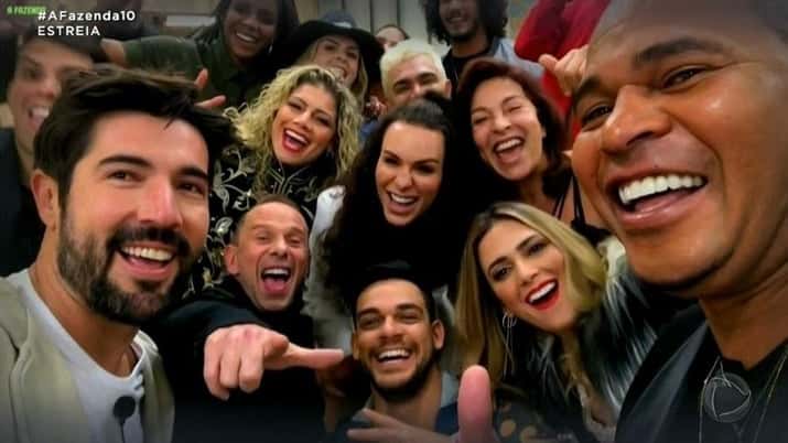 http://tvfoco.uai.com.br/wp-content/uploads/2015/05/Daniela-Mercury.jpg