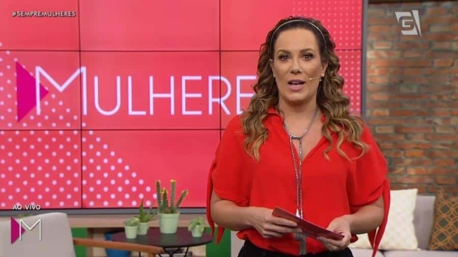 A apresentadora Regina Volpato no programa Mulheres (Foto: Reprodução/TV Gazeta)