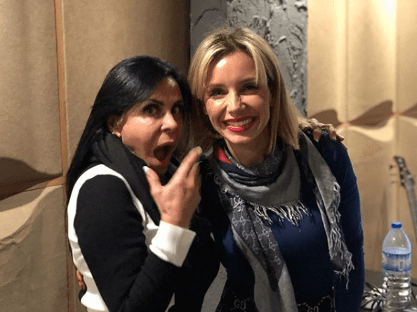 Gretchen e a cantora Luciana Abreu de Portugal (Foto reprodução)