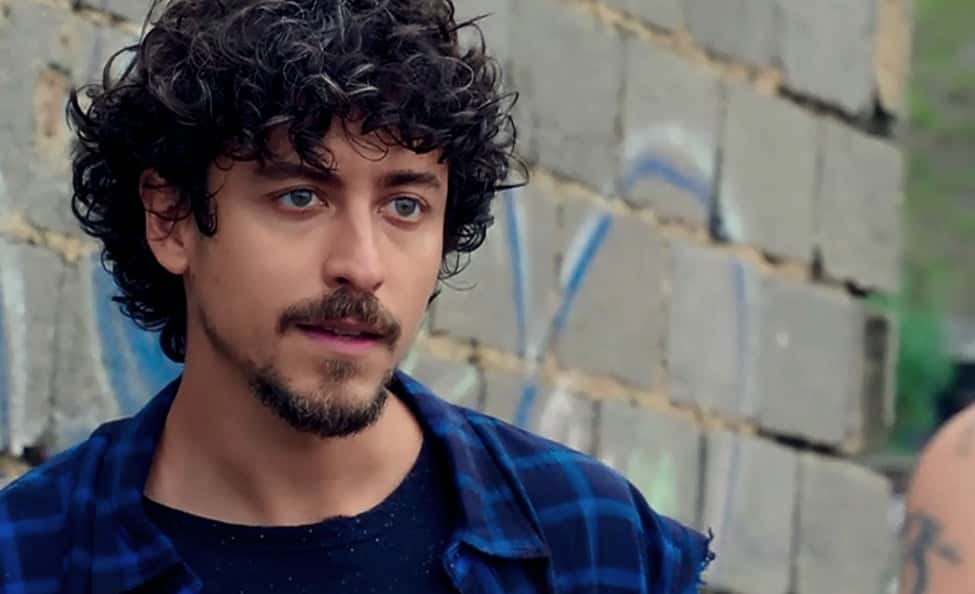 Jerônimo em cena de Verão 90 (Foto: Reprodução/Globo)