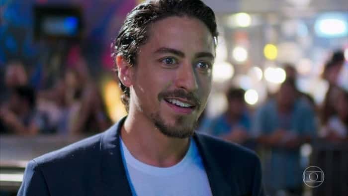 Jerônimo (Jesuíta Barbosa) em Verão 90 da Globo (Foto: Reprodução/Globo)