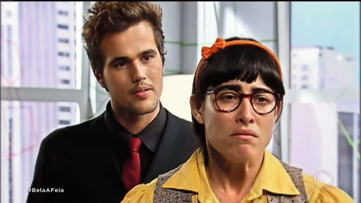 Bela (Gisele Itié) e Rodrigo (Bruno Ferrari) em cena da novela Bela, a Feia da Record (Foto: Reprodução)