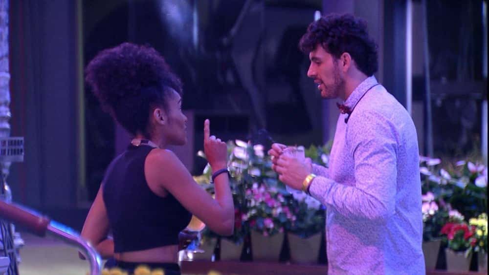 Gabriela fala com Maycon (Foto: Reprodução)