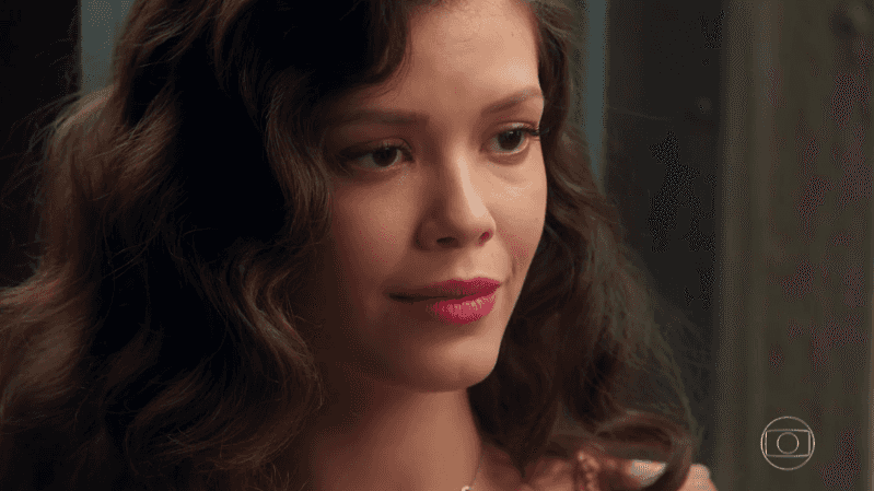 Vitoria (Cris/Julia) em cena de Espelho da Vida (Foto: Reprodução/Globo)