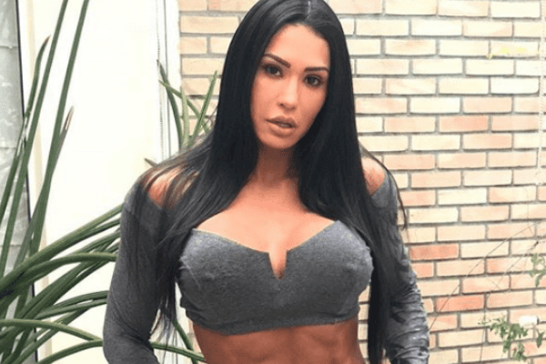 Gracyanne Barbosa falou da relação com uma mulher (Foto: Divulgação)