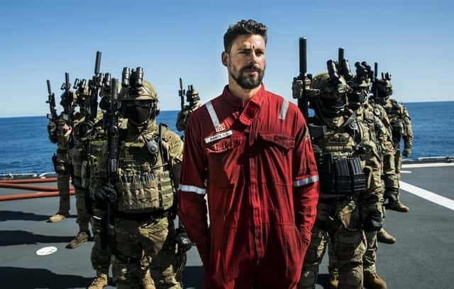 Cauã Reymond (Dante) na segunda temporada da série Ilha de Ferro (Foto: Globo/João Miguel Júnior)
