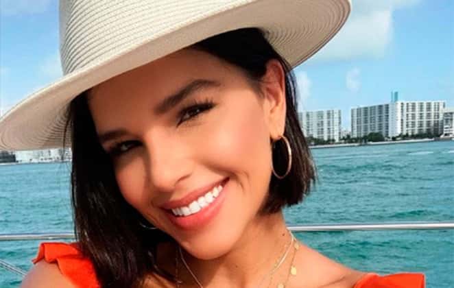 Mariana Rios posou de topless em foto na Itália (Foto: Divulgação)