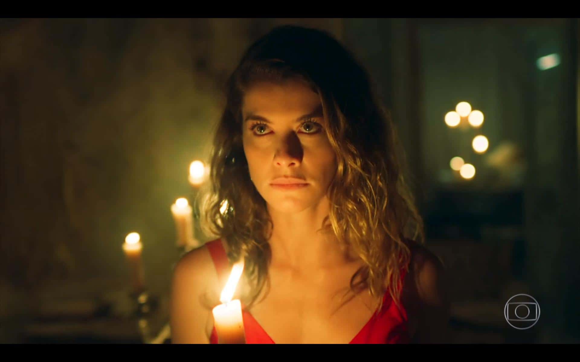 Alinne Moraes no capítulo final de Espelho da Vida (Foto: Divulgação)
