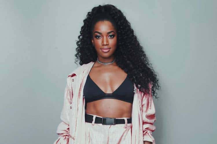 A cantora Iza está voando após doença que a afastou dos palcos (Foto: Reprodução)