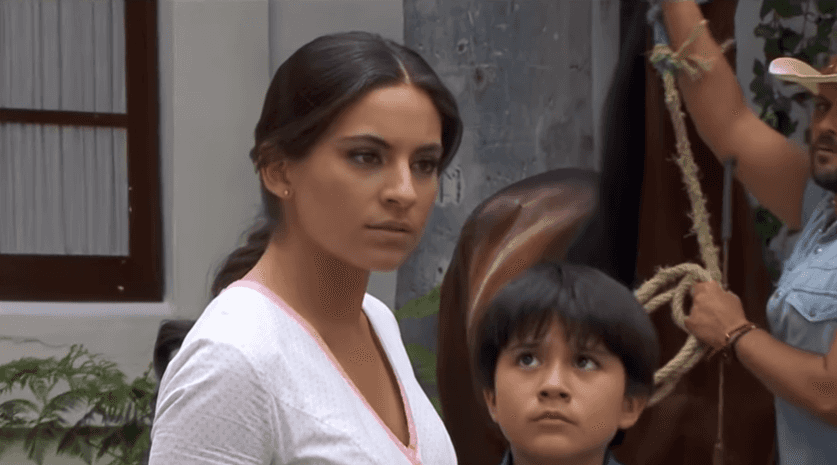 A Que Não Podia Amar é exibida pelo SBT. (Foto: Reprodução)