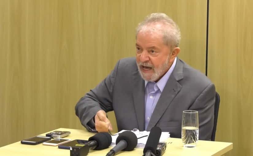 Lula concedeu entrevista a Monica Bergamo e ao El País (Foto: Reprodução/Folha)
