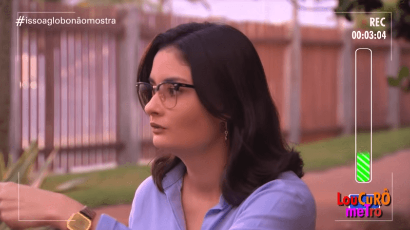 Repórter Nathalia Castro foi surpreendida e apareceu no Isso a Globo Não Mostra, do Fantástico. (Foto: Reprodução)