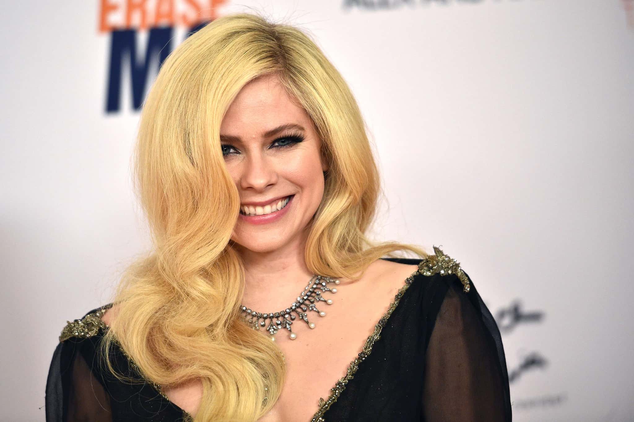 Avril Lavigne está de volta (Foto: Reprodução)