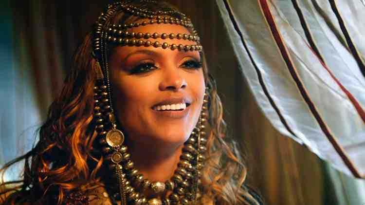 Jezabel (Lidi Lisboa) em cena da novela bíblica da Record (Foto: Reprodução/Record)