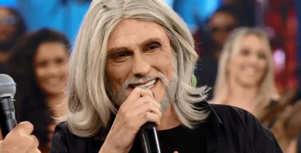 Hugo Bonemer faz homenagem para a mãe (Foto: Reprodução/ Globo)